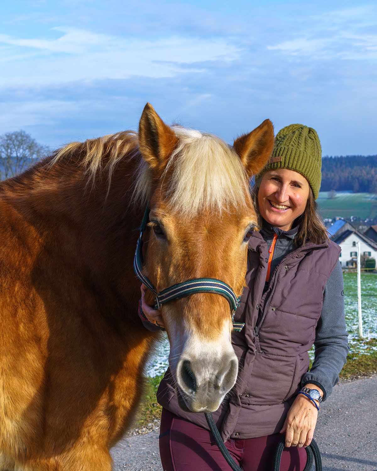 Jolanda mit Haflinger